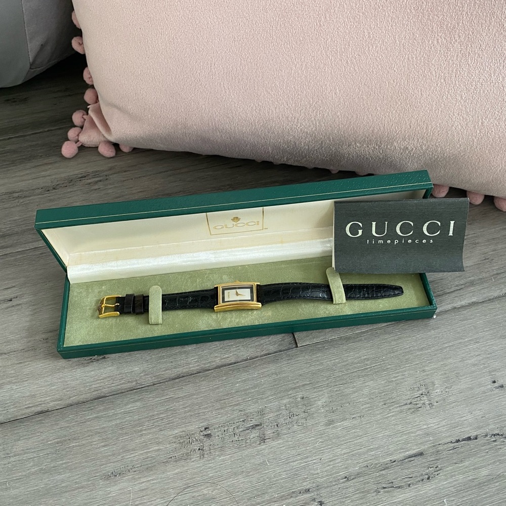 GUCCI vintage Quartz watch Gold Plated / Leather belt